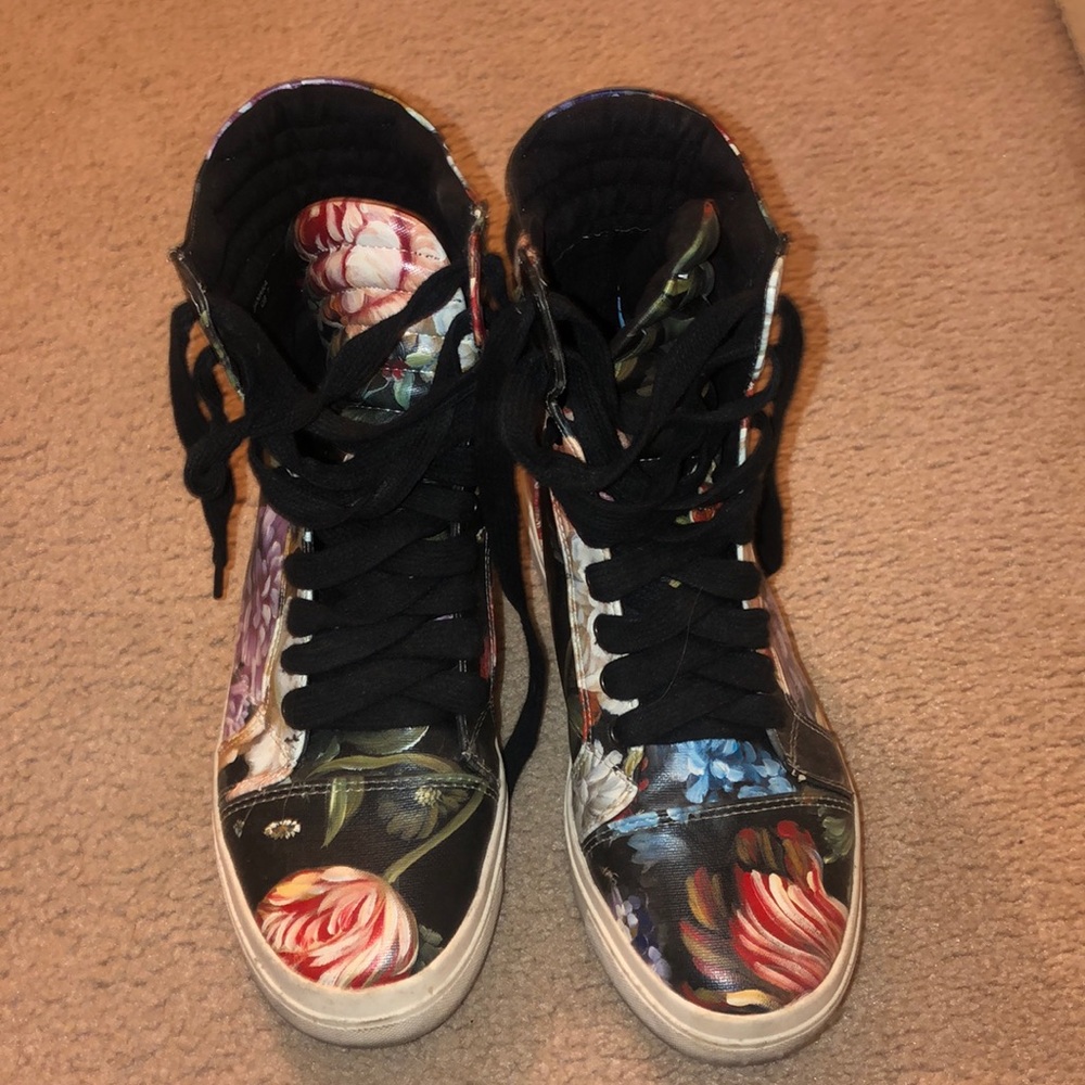 Flower boots